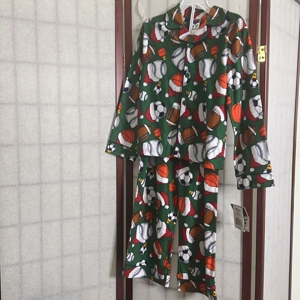 UP LATE NWT PAJAMAS 2 PIECE‎ SET SIZE 8